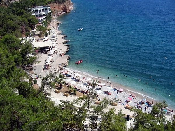 Η πανέμορφη παραλία της Αρβανιτιάς -Ποιος μύθος την ακολουθεί (βίντεο)